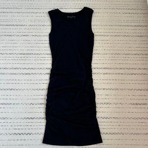 Beyond Yoga Black Sleeveless Active Ruched Dress